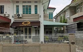 G Fortune Guest House Victoria Green