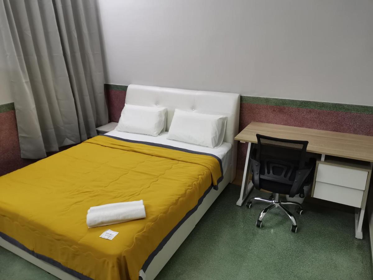 G Fortune Guest House Victoria Green George Town Exterior photo