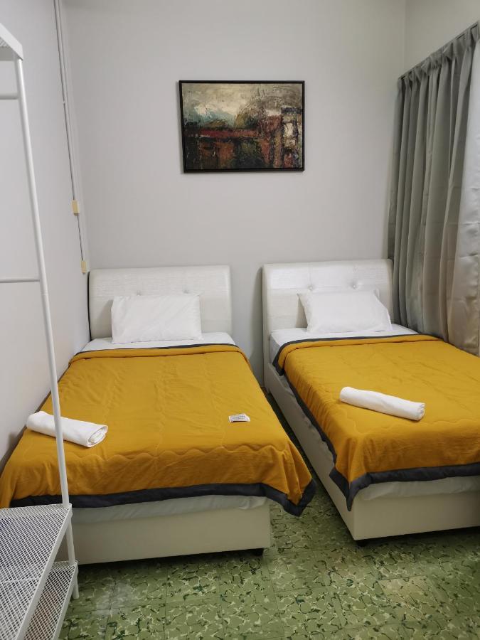 G Fortune Guest House Victoria Green George Town Exterior photo